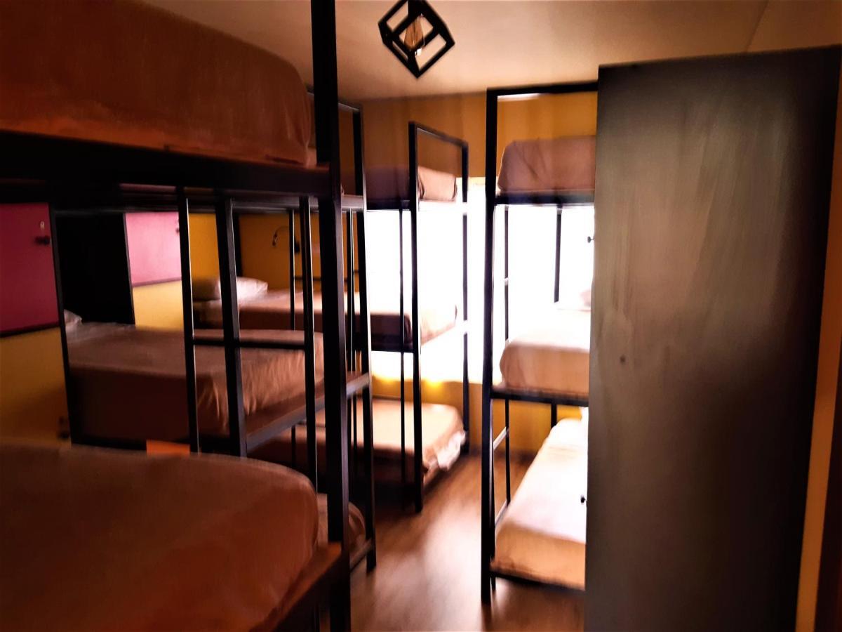 Happy Tree Hostel Peru Lima Exteriör bild